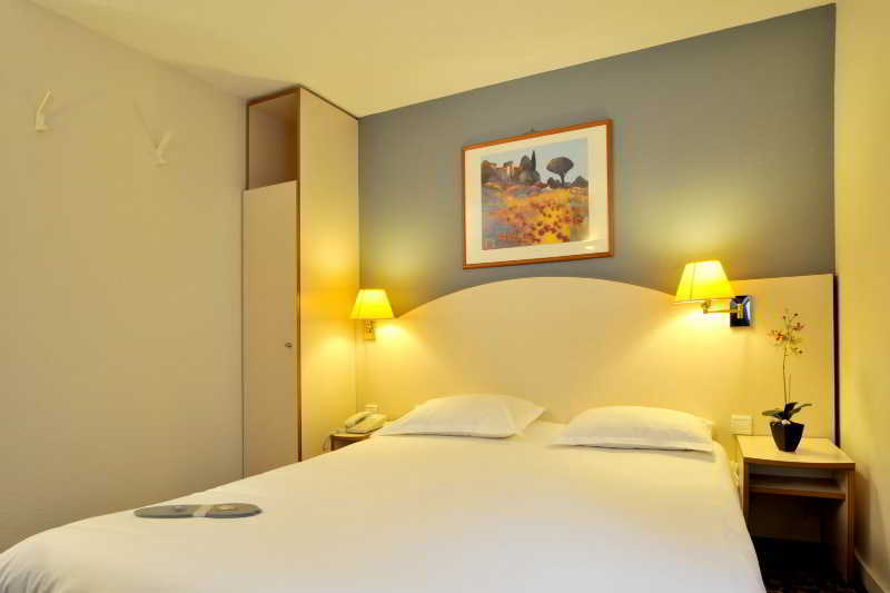 Kyriad Annecy Cran-Gévrier Exteriör bild