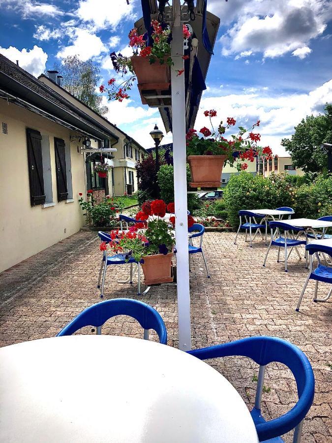 Kyriad Annecy Cran-Gévrier Exteriör bild