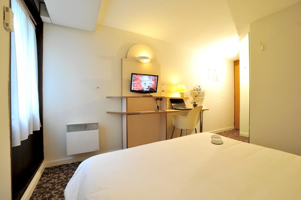 Kyriad Annecy Cran-Gévrier Exteriör bild