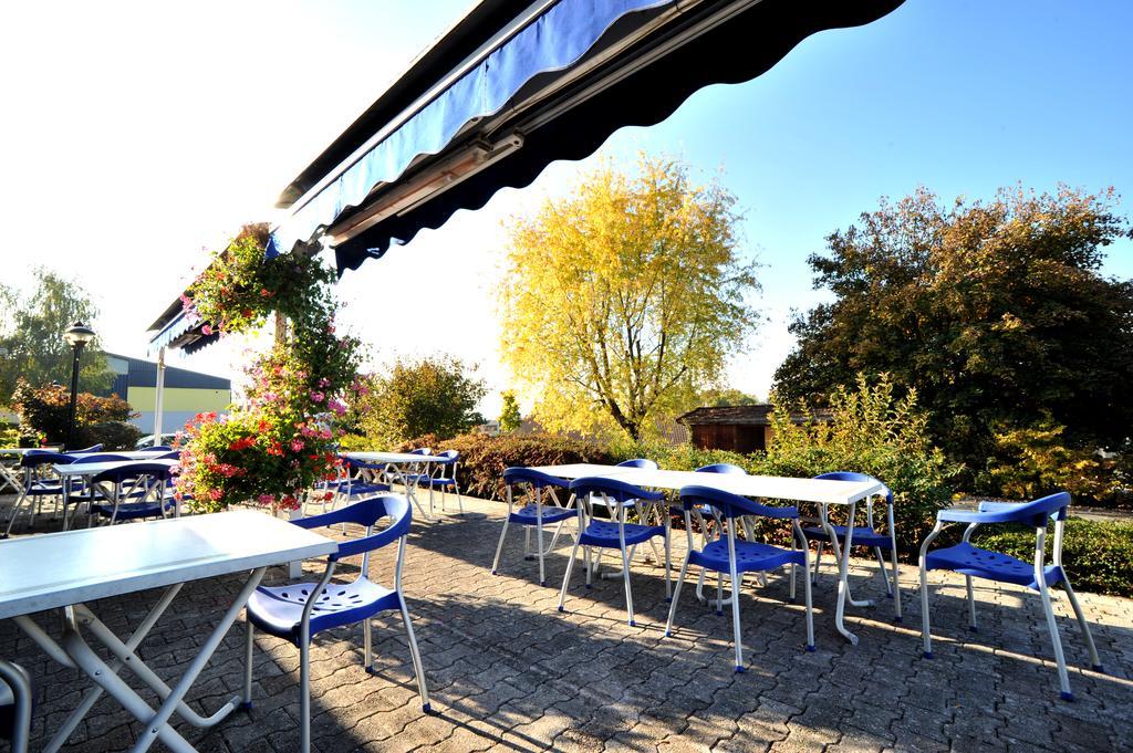 Kyriad Annecy Cran-Gévrier Exteriör bild
