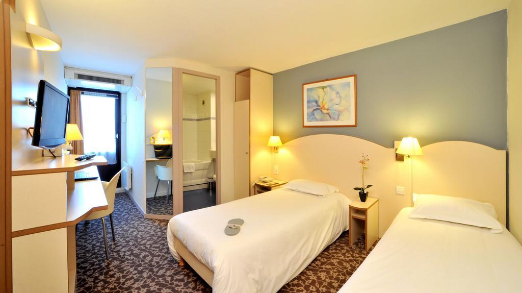 Kyriad Annecy Cran-Gévrier Exteriör bild