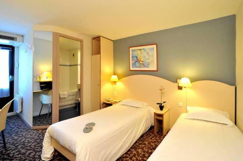 Kyriad Annecy Cran-Gévrier Exteriör bild